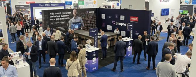 Spring er bovenuit - De kracht van grootformaat print voor je merk